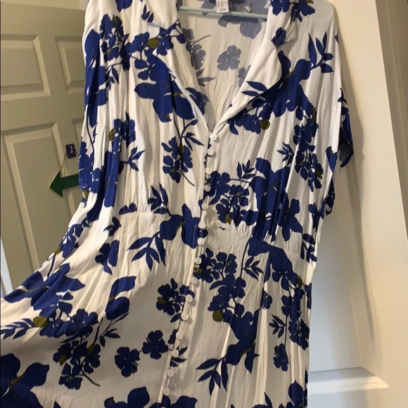 White Floral Dress - Picture 2 of 4